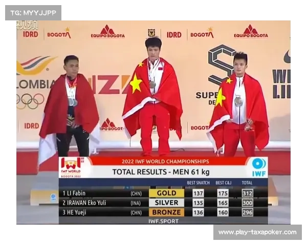 桨板锦标赛重庆本土选手夺三金 肖森予黄启轩包揽甲组冠亚